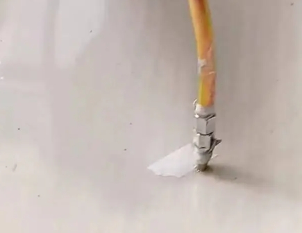 鄯善瓷砖空鼓维修公司专业解答在瓷砖铺贴过程中，如果使用的砂料过粗（如全部使用了粗砂），可能会导致以下问题